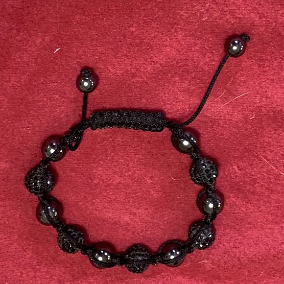 Elegant black beaded bracelet with crochet cord - Picture 2 of 3